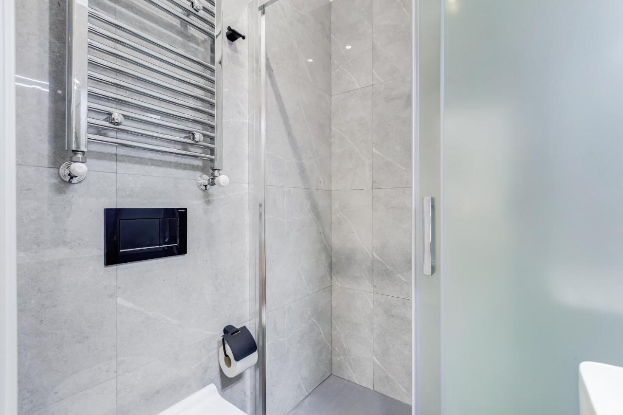 Bdc - The Boss: Stunning 2-Bdr Apartment @Termini Рим Екстер'єр фото